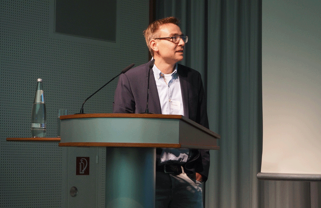Timo Keller am Rednerpult