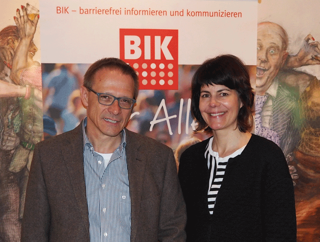 Jens Nübel (Vorsitzender des Vorstandes der Arbeitsgemeinschaft) und BIK-Mitarbeiterin Simone Lerche